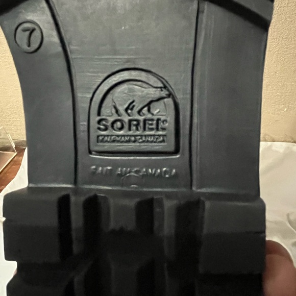 Sorel Kaufman Winter Boots. - Picture 13 of 14